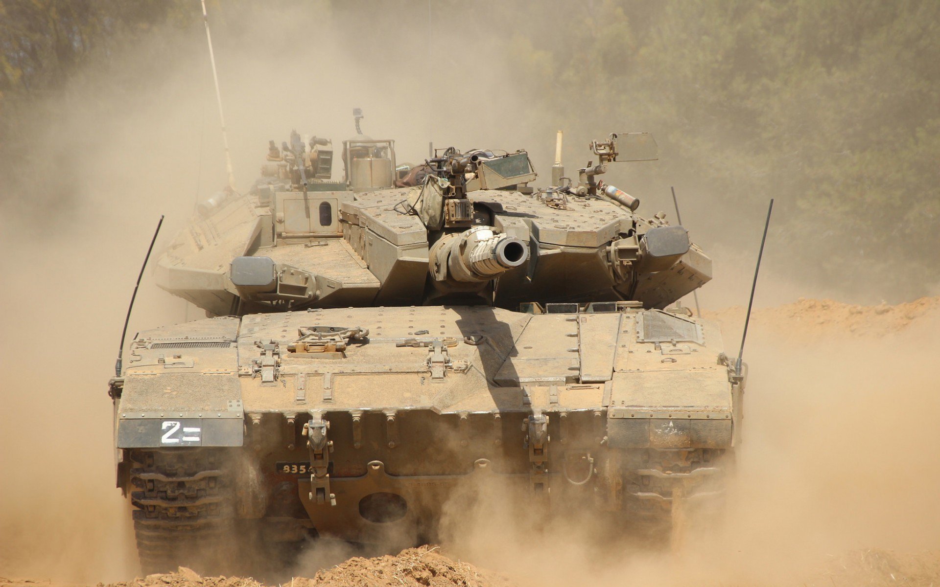 爱游戏娱乐网址-“从泥泞到雪海：震撼全场的极限越野竞技”，泥潭越野车比赛视频