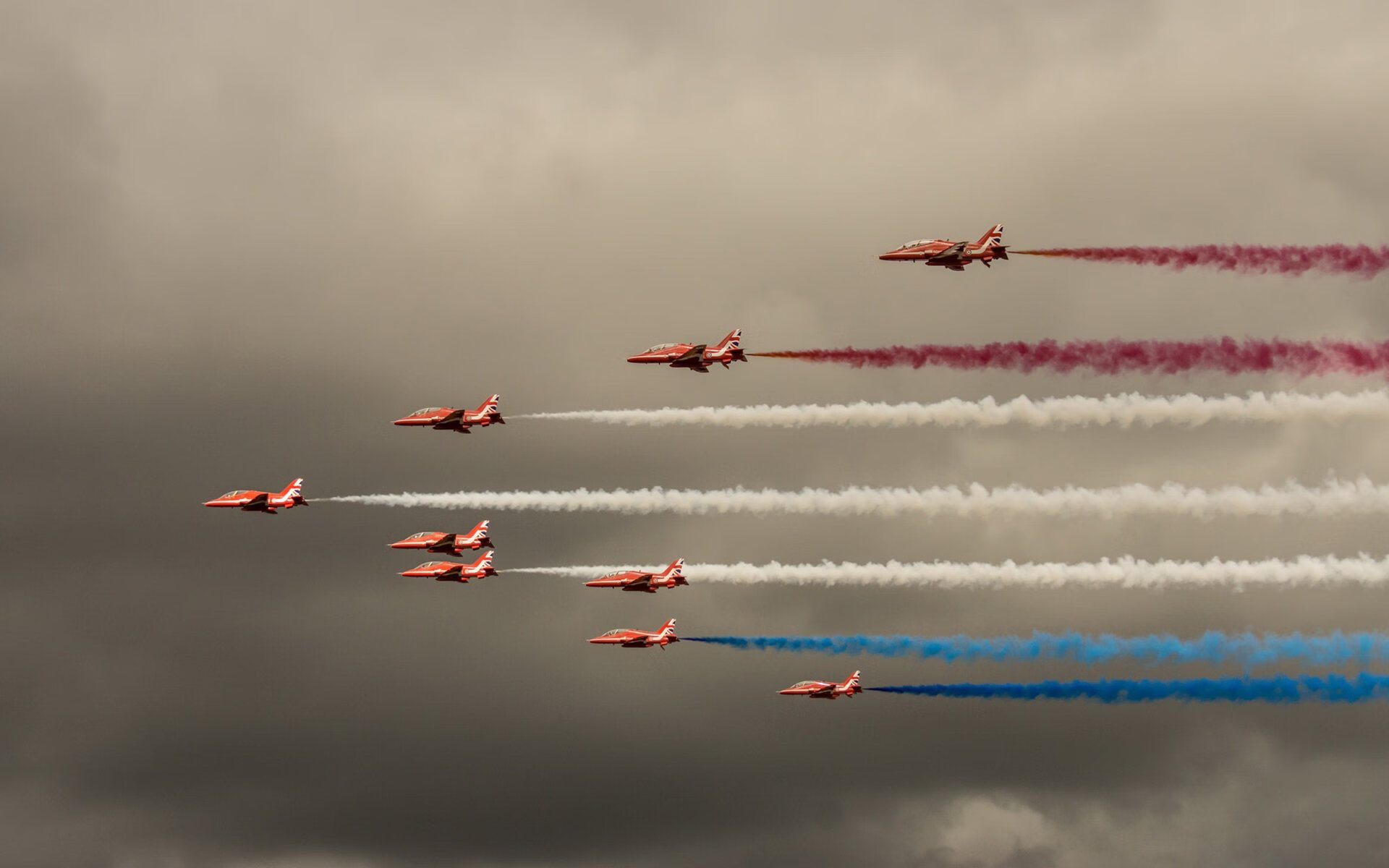 国际电竞盛典年度最强战队集结一堂，精彩对决引爆赛场，电竞国际比赛