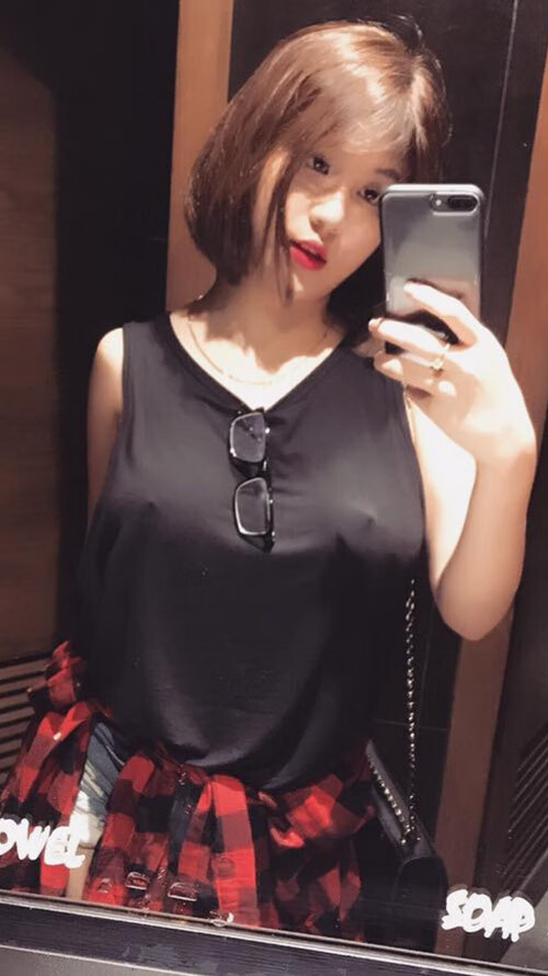 国际电竞盛典年度最强战队集结一堂，精彩对决引爆赛场，电竞国际比赛